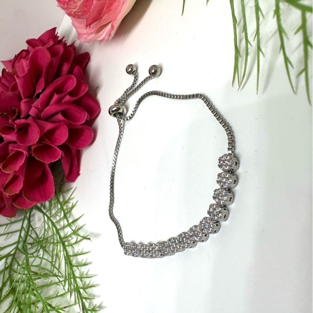 NEW⚜️Rhinestone Embellished Drawstring Bracelet - Picture 4 of 6